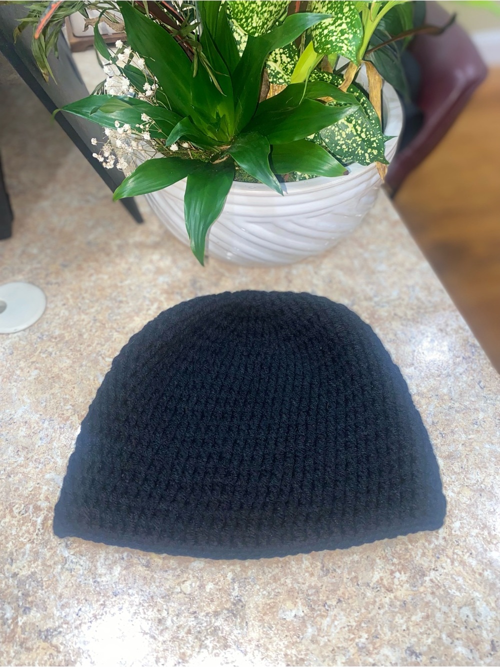Black Crocheted Adult Unisex Beanie Hat - Picture 3 of 6